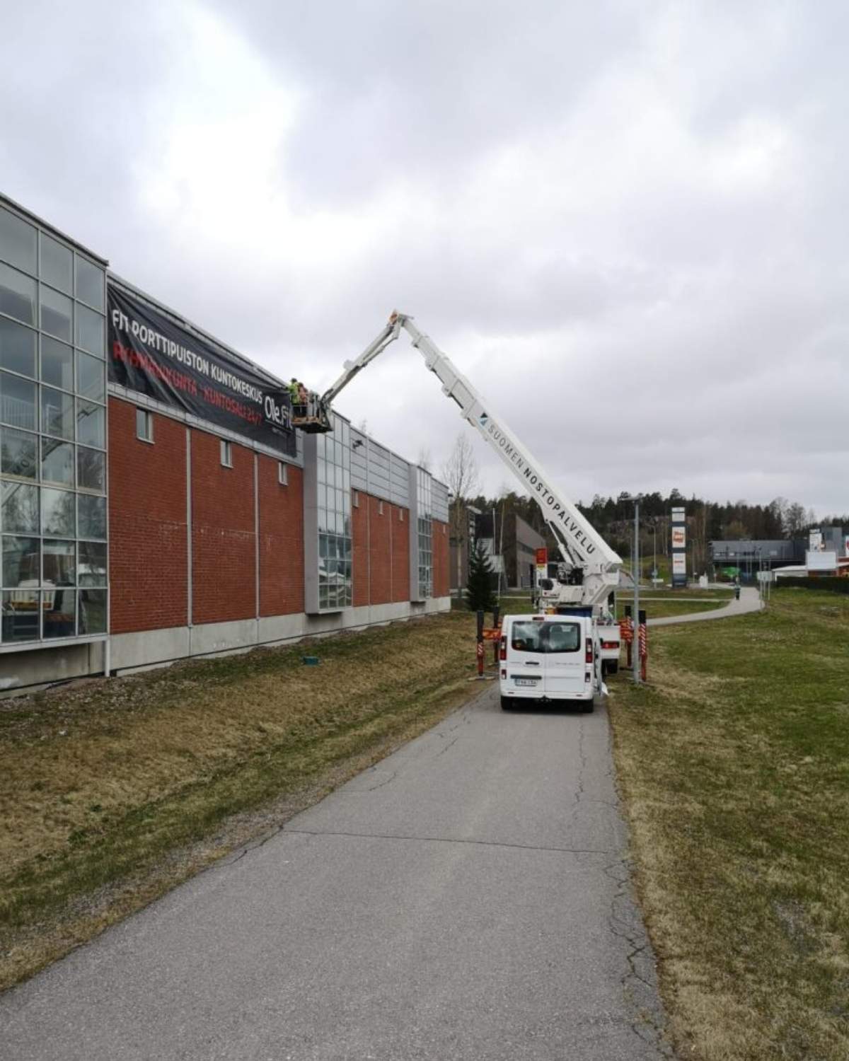ulkomainosbanderolli (13) ulkomainosbanderolli (13)
